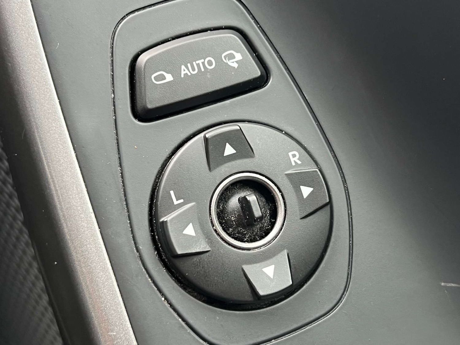 Used Hyundai Santa Fe 2015 for sale - 76274221: Photo 79