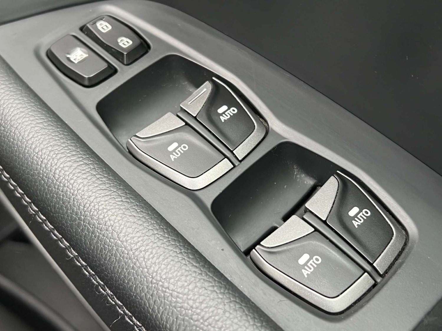 Used Hyundai Santa Fe 2015 for sale - 76274221: Photo 82