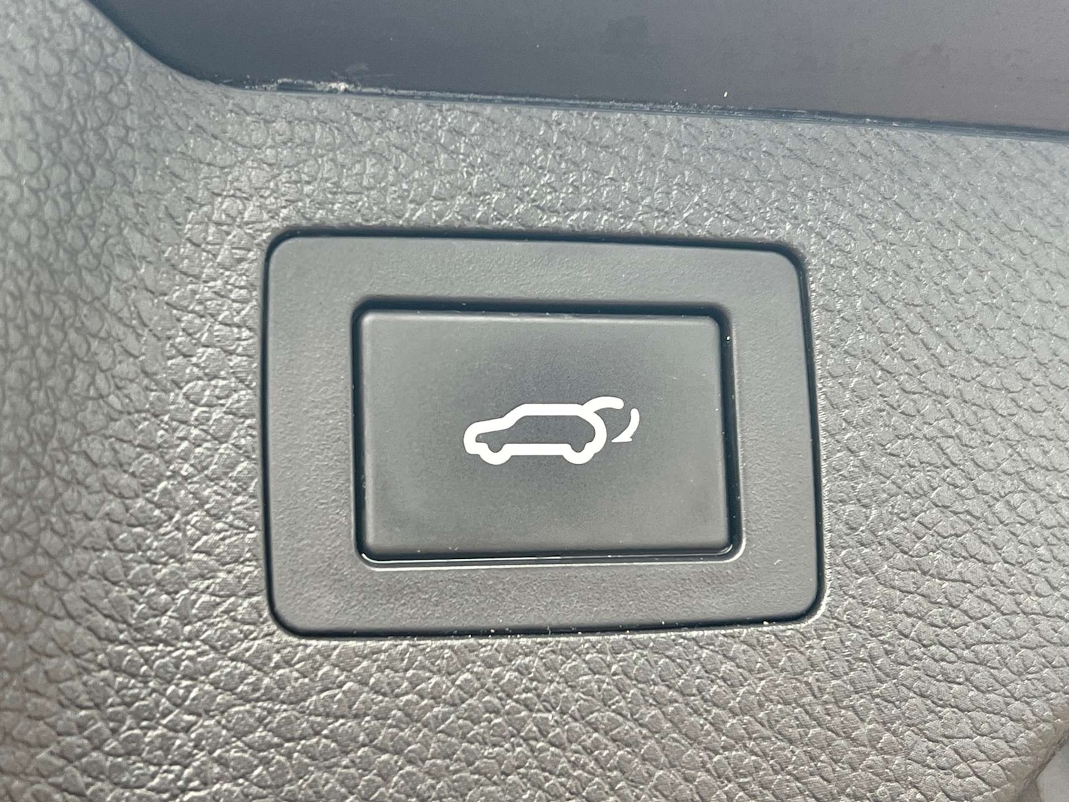 Used Hyundai Santa Fe 2015 for sale - 76274221: Photo 88