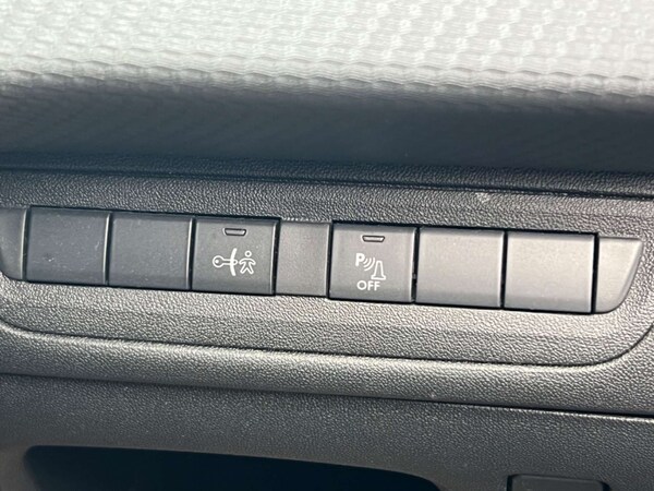 Used Peugeot 2008 2016 for sale - 72532490: Photo 56