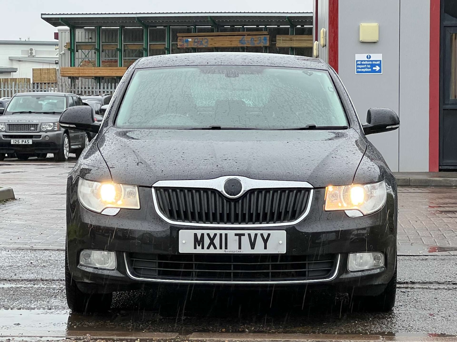 Used Skoda Superb 2011 for sale - 76863470: Photo 2