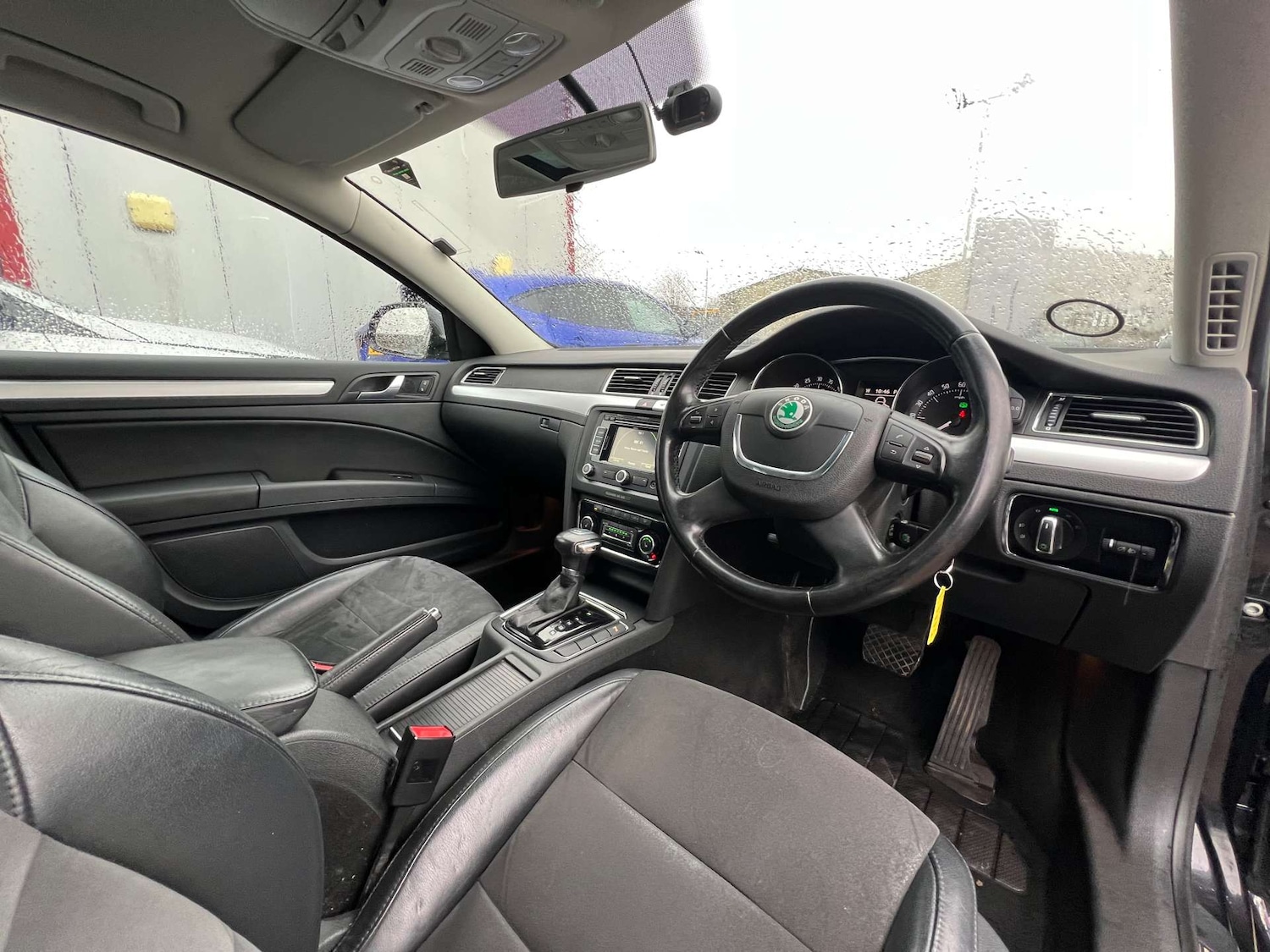 Used Skoda Superb 2011 for sale - 76863470: Photo 28