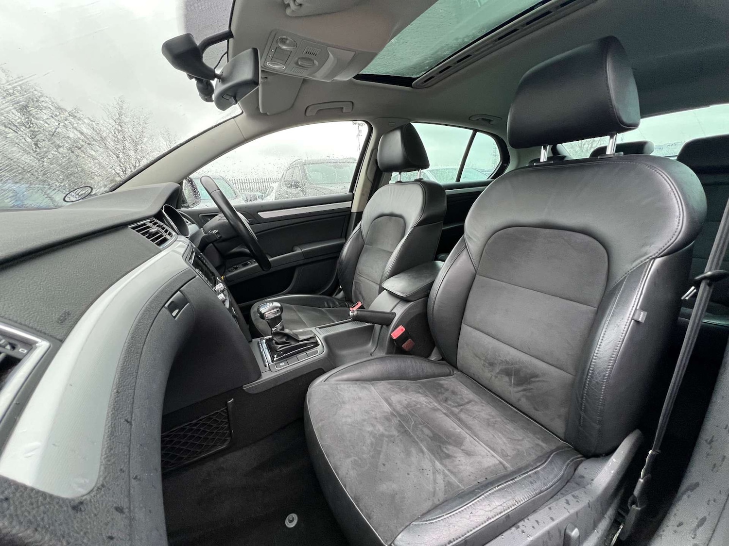 Used Skoda Superb 2011 for sale - 76863470: Photo 37