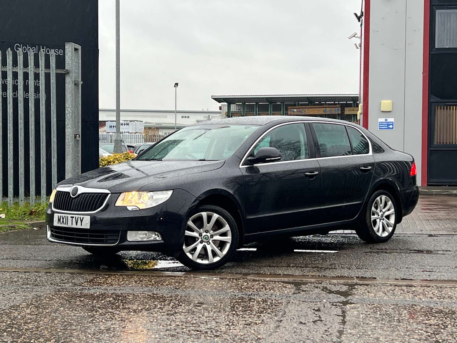 Used Skoda Superb 2011 for sale - 76863470: Photo 5