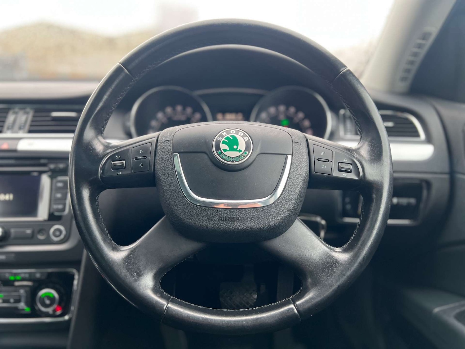 Used Skoda Superb 2011 for sale - 76863470: Photo 50