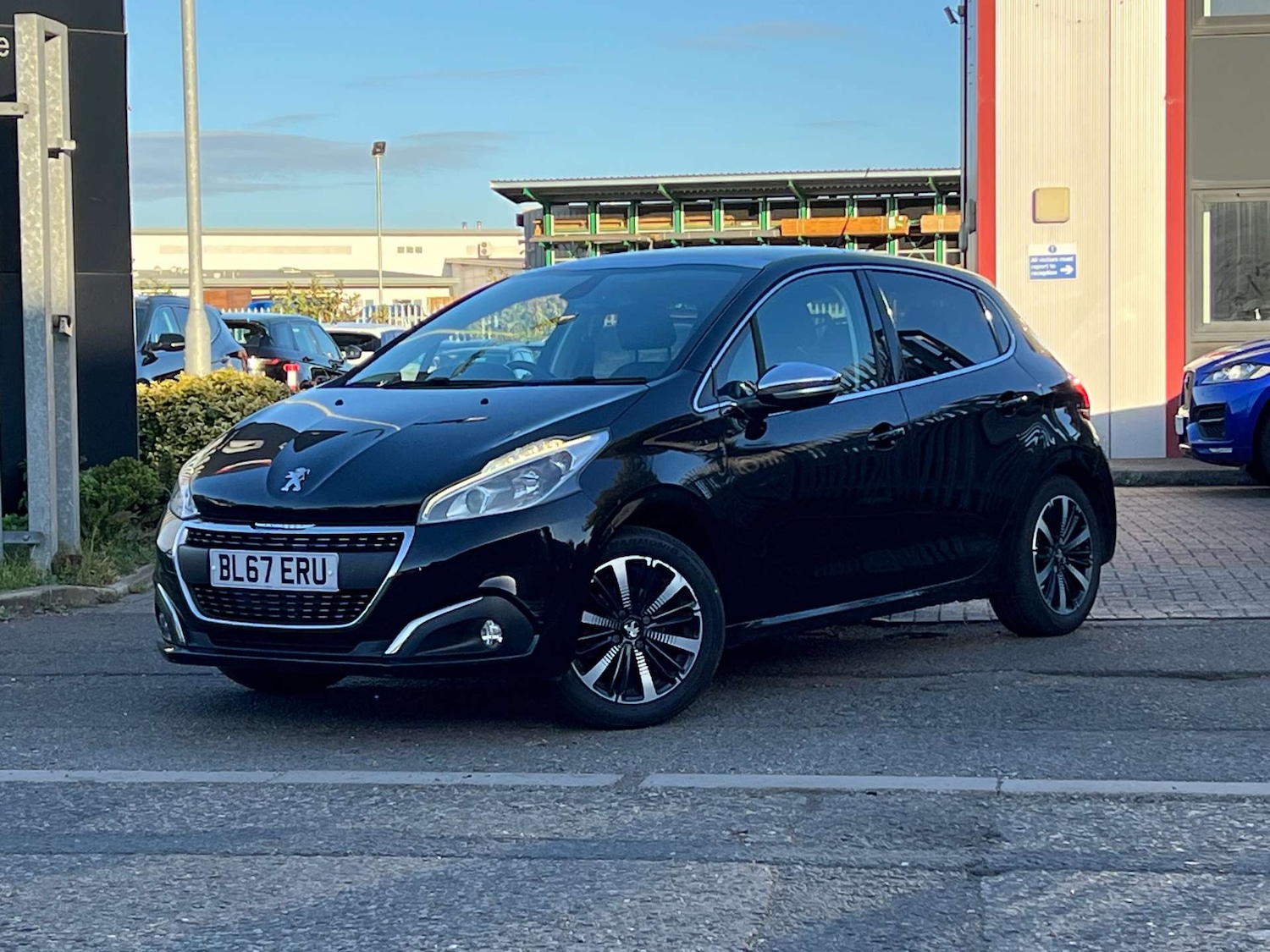 Used Peugeot 208 2017 for sale - 76181549: Photo 12