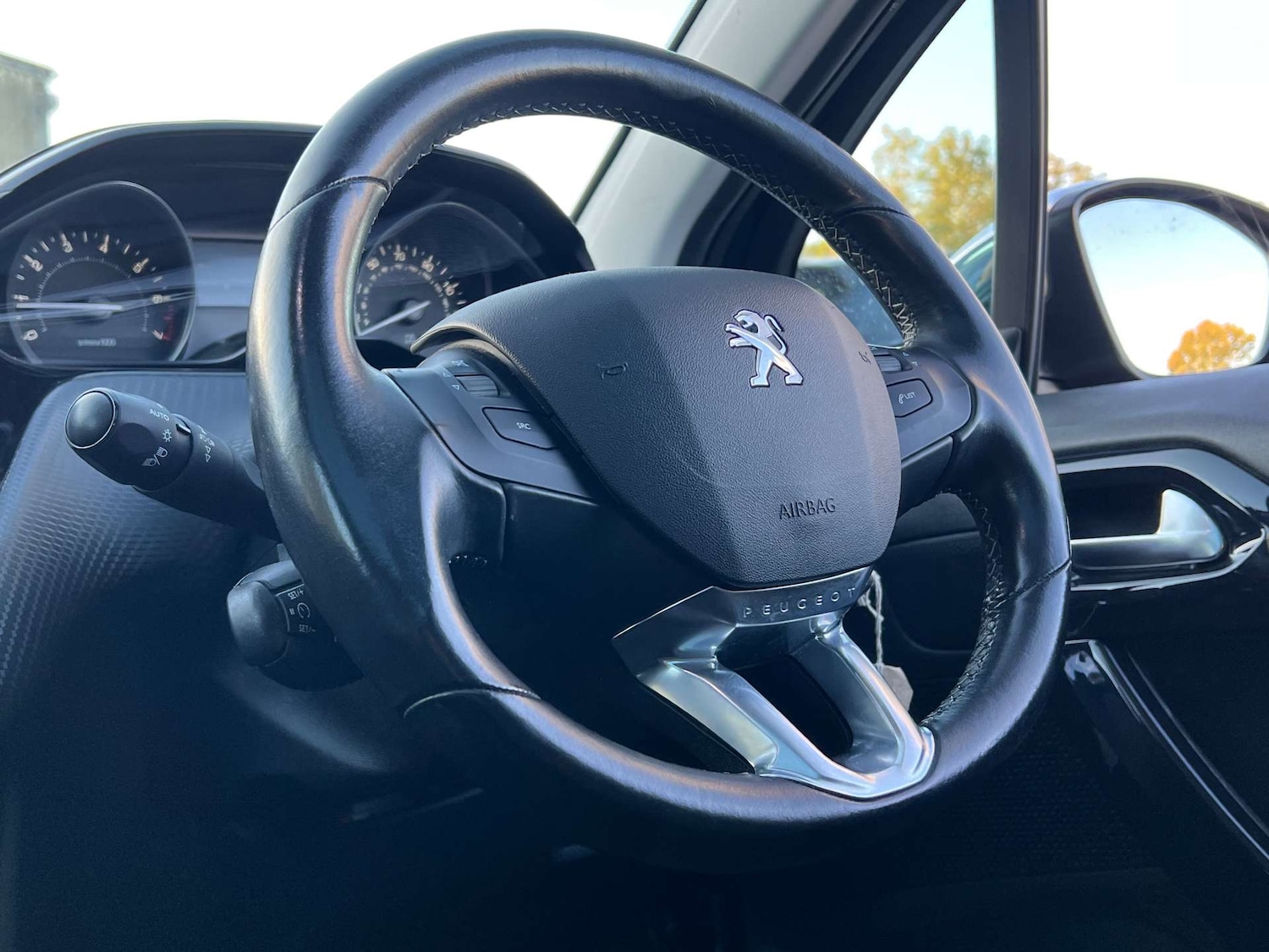 Used Peugeot 208 2017 for sale - 76181549: Photo 17