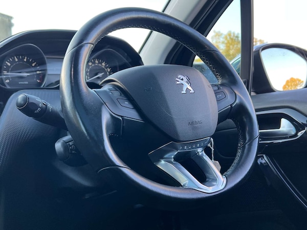 Used Peugeot 208 2017 for sale - 76181549: Photo 17