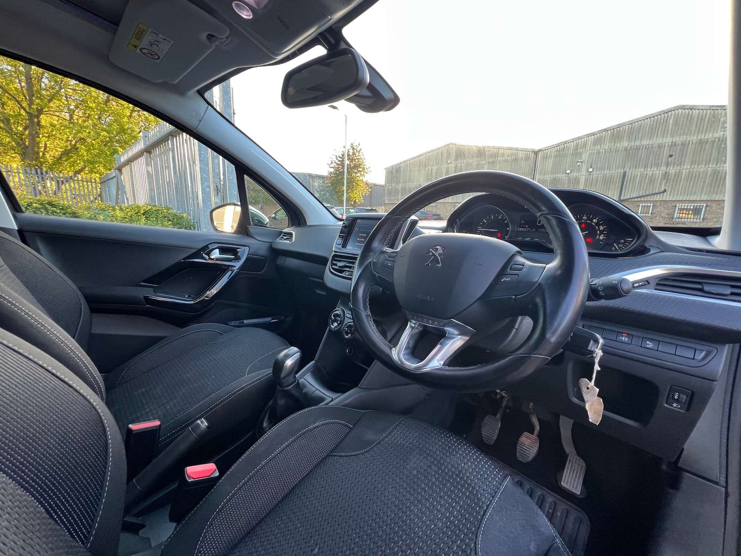 Used Peugeot 208 2017 for sale - 76181549: Photo 18