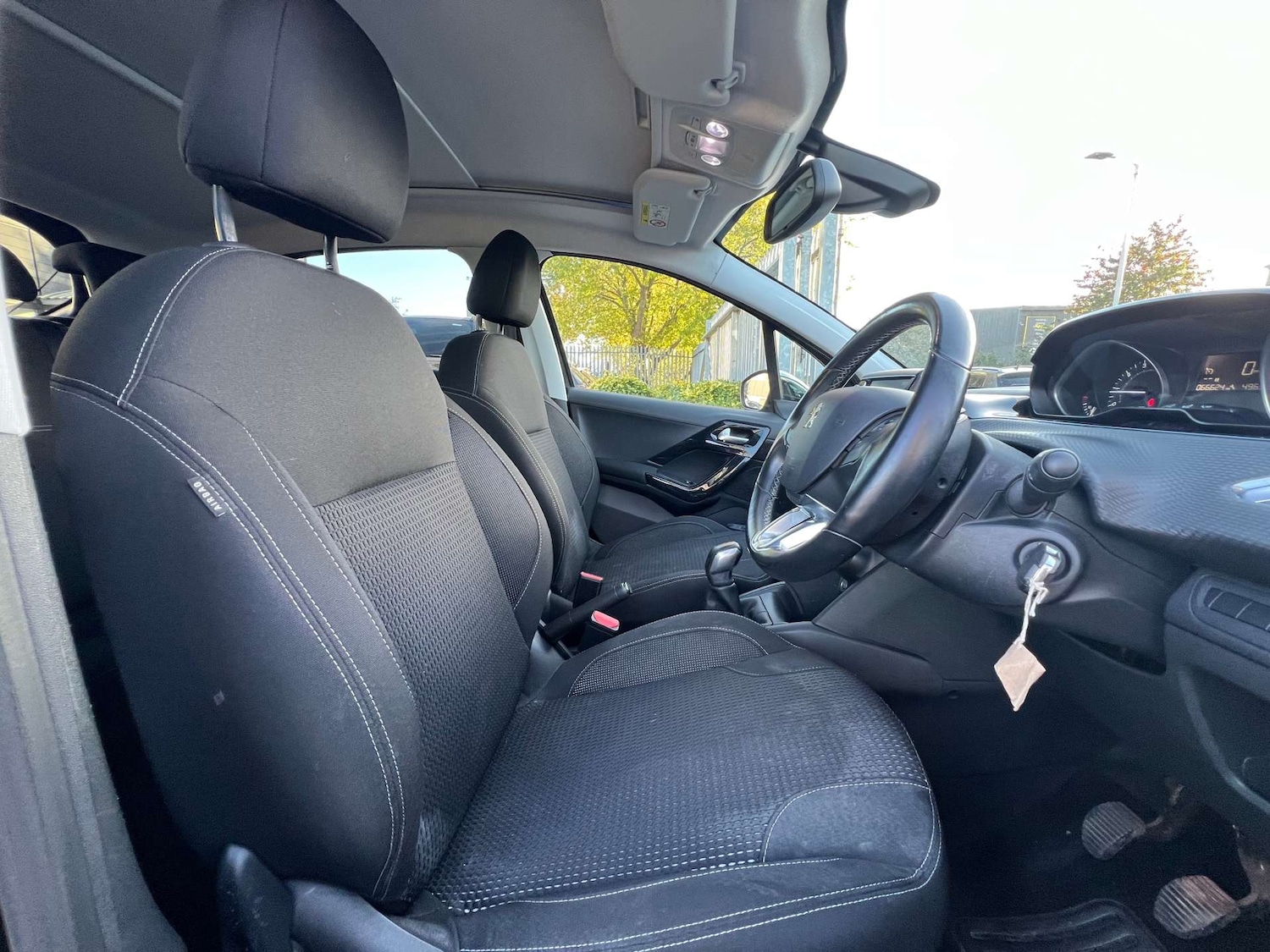 Used Peugeot 208 2017 for sale - 76181549: Photo 22