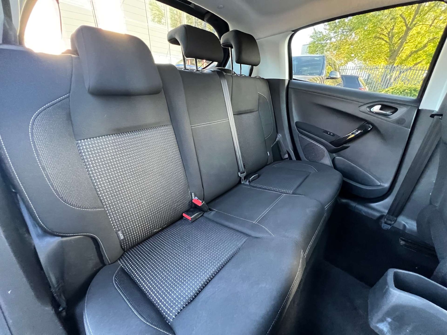 Used Peugeot 208 2017 for sale - 76181549: Photo 23