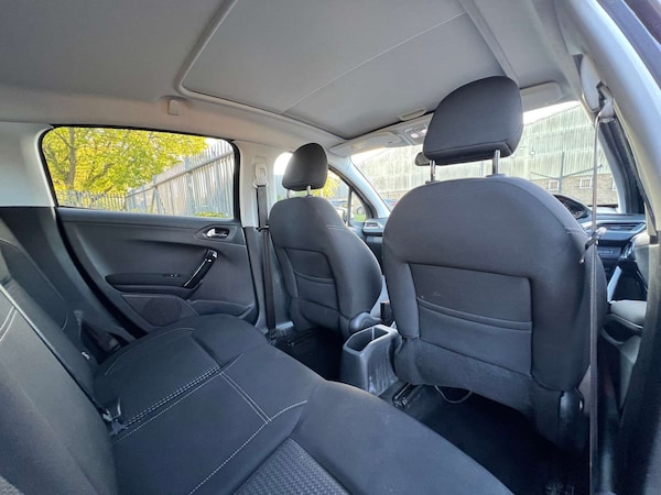 Used Peugeot 208 2017 for sale - 76181549: Photo 25