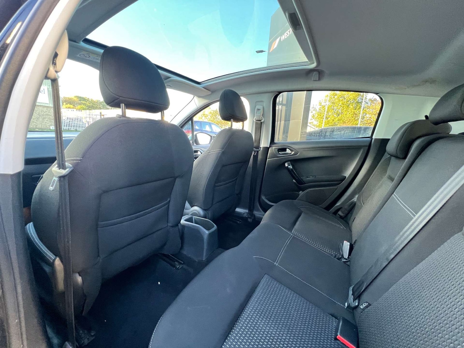 Used Peugeot 208 2017 for sale - 76181549: Photo 28