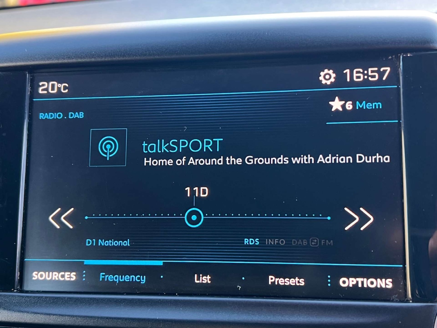 Used Peugeot 208 2017 for sale - 76181549: Photo 37