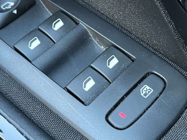 Used Peugeot 208 2017 for sale - 76181549: Photo 56