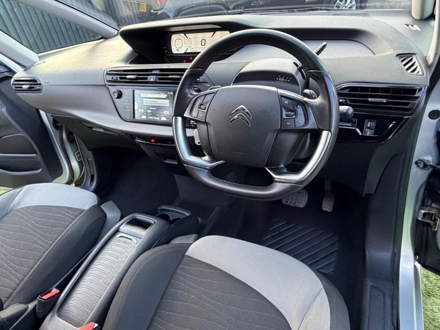 Used Citroen C4 Picasso 2014 for sale - 77314945: Photo 3