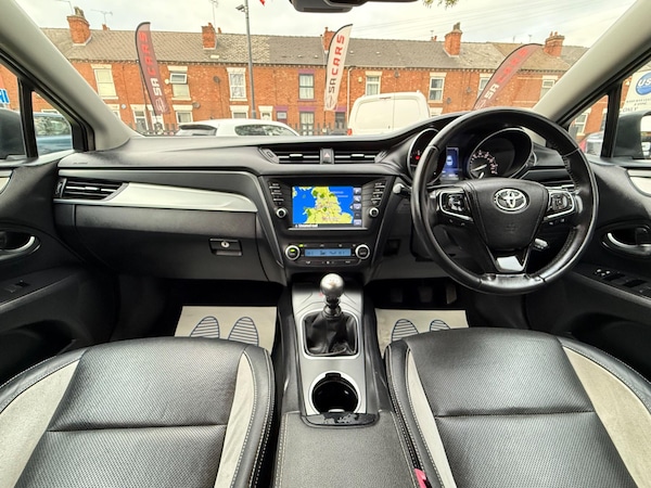 Used Toyota Avensis 2015 for sale - 76239561: Photo 2