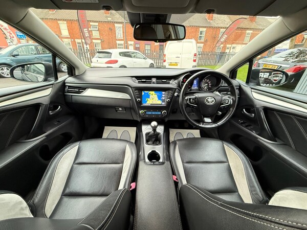 Used Toyota Avensis 2015 for sale - 76239561: Photo 38