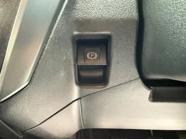Used Toyota Avensis 2015 for sale - 76239561: Photo 53