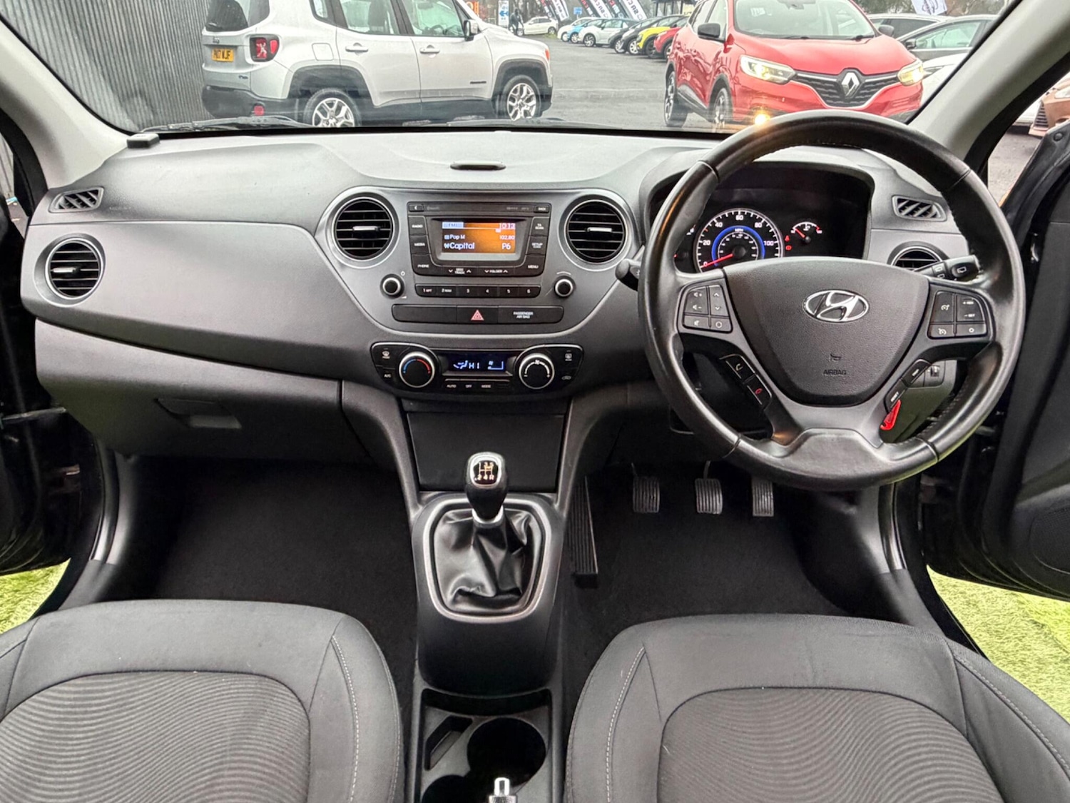 Used Hyundai i10 2018 for sale - 77254541: Photo 2