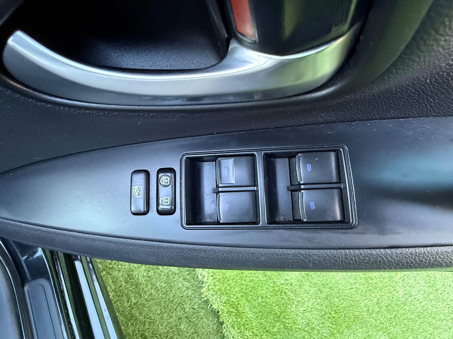 Used Toyota Avensis 2015 for sale - 77163456: Photo 28