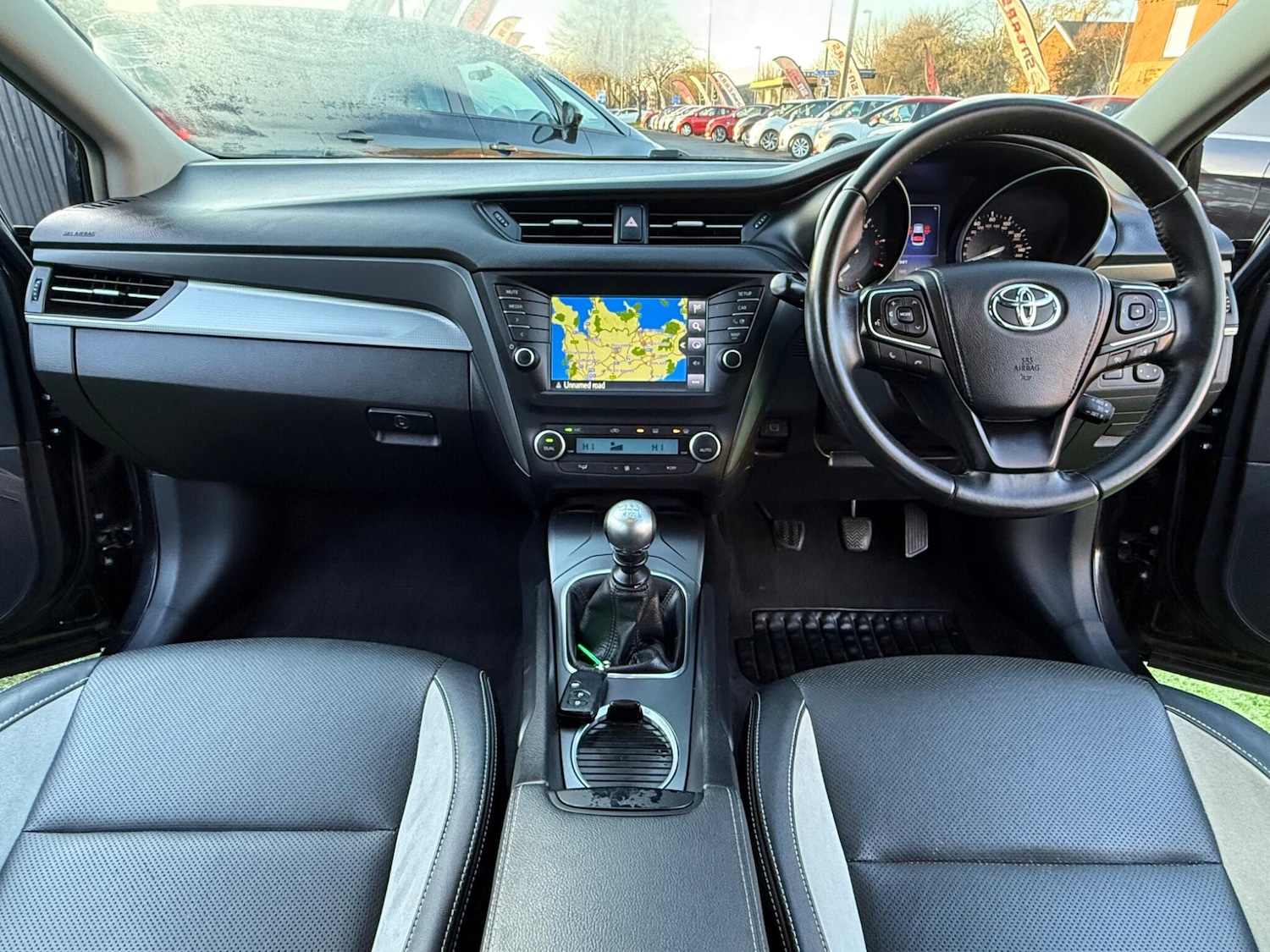 Used Toyota Avensis 2015 for sale - 77163456: Photo 38