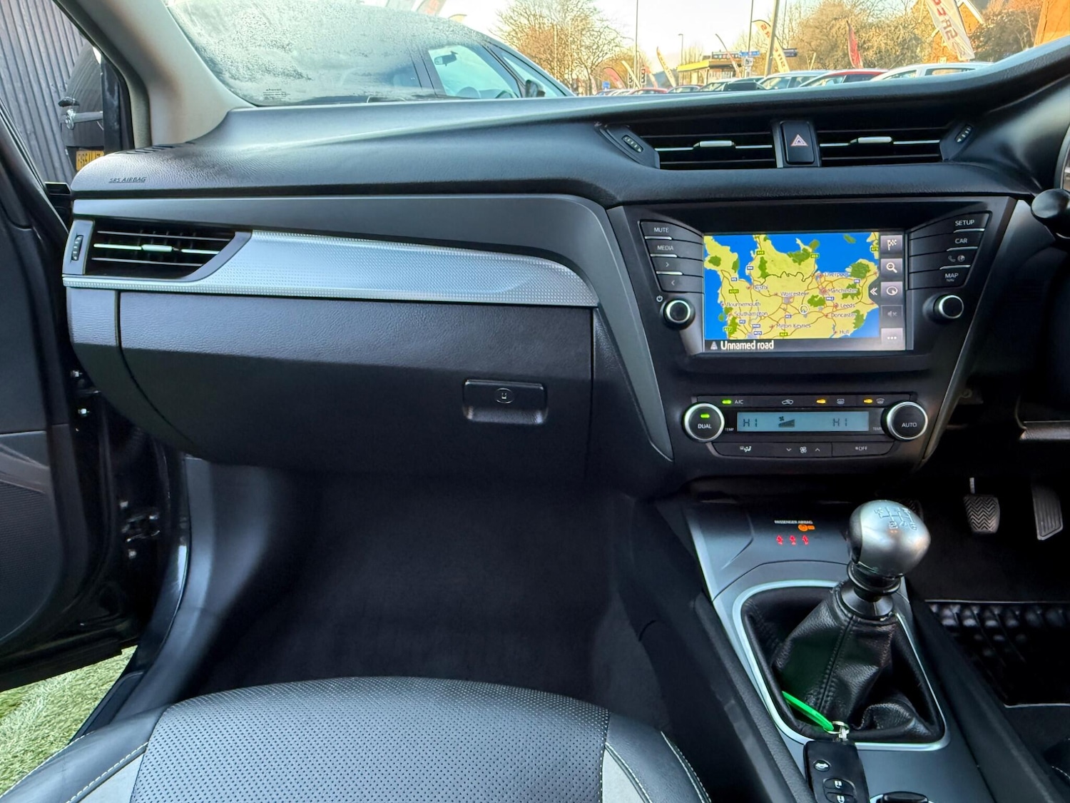 Used Toyota Avensis 2015 for sale - 77163456: Photo 40