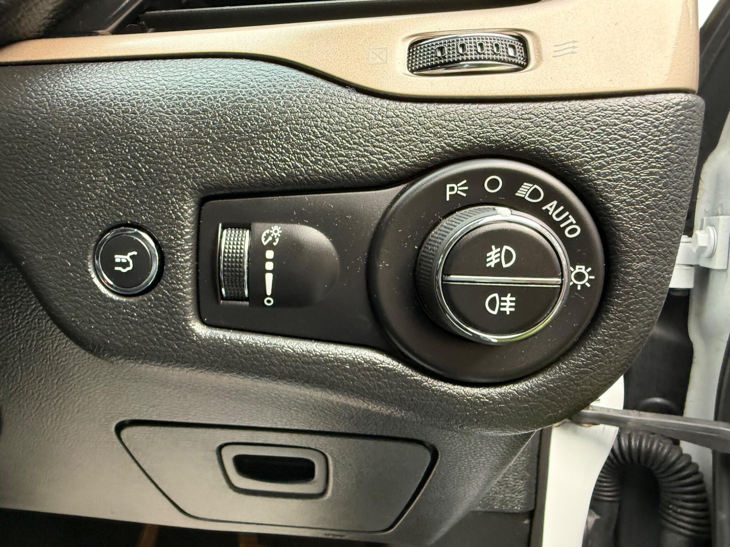 Used Jeep Cherokee 2014 for sale - 76377204: Photo 31