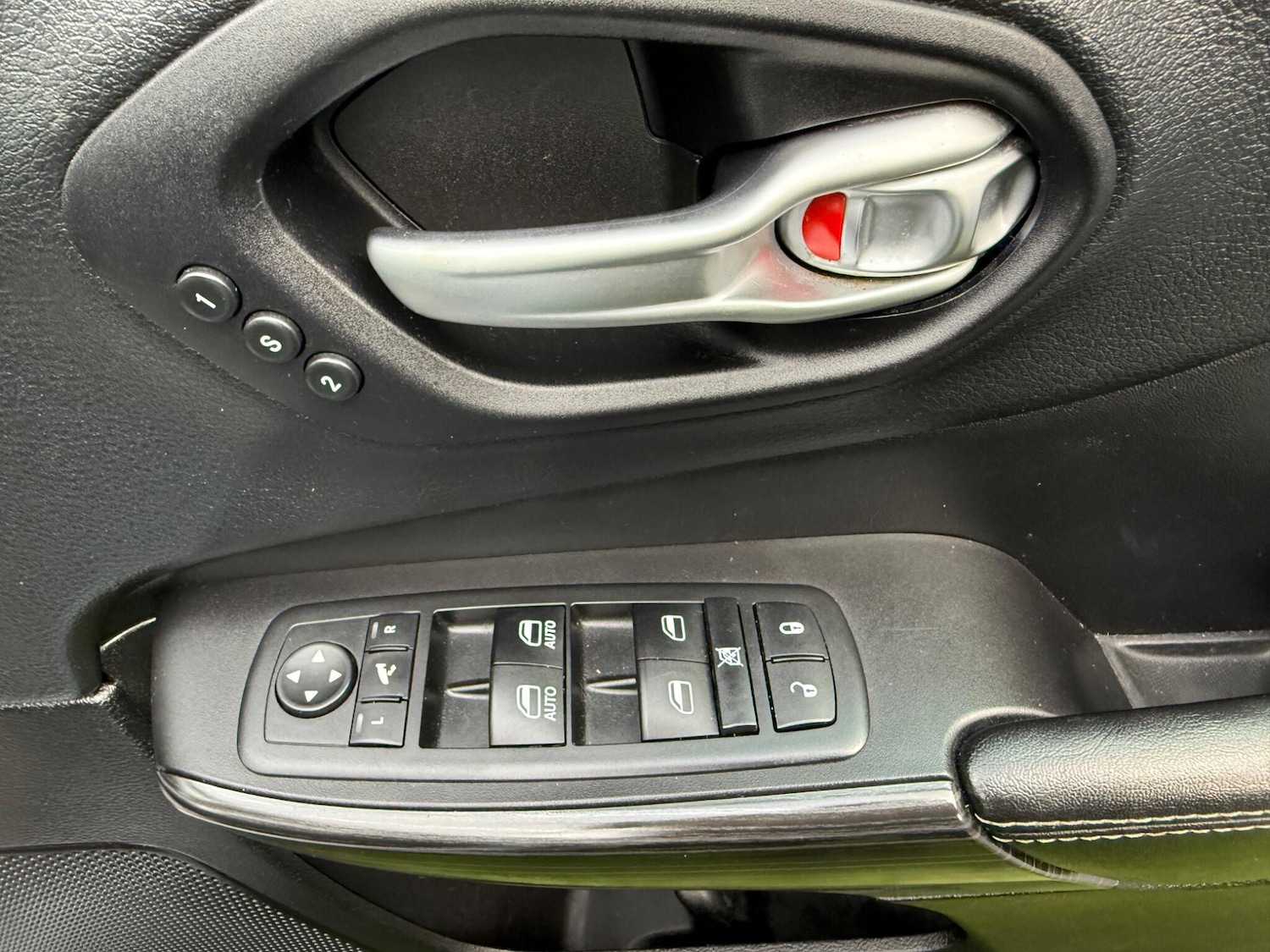 Used Jeep Cherokee 2014 for sale - 76377204: Photo 32