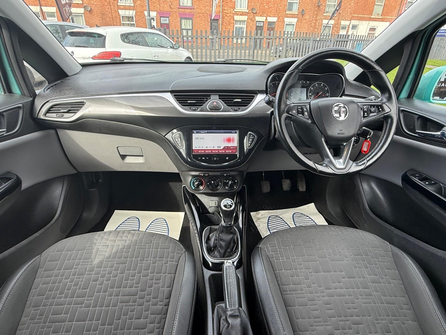 Used Vauxhall Corsa 2015 for sale - 76702468: Photo 2