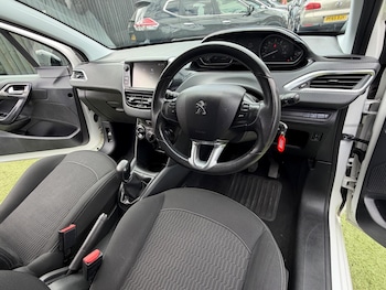 Used Peugeot 208 2017 for sale - 79395904: Photo
