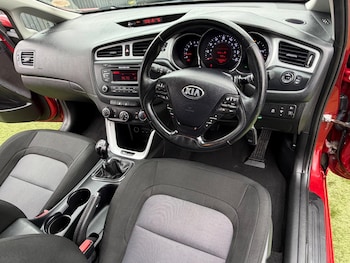 Used Kia Ceed 2013 for sale - 77892533: Photo