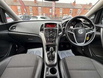 Used Vauxhall Astra 2012 for sale - 75551780: Photo