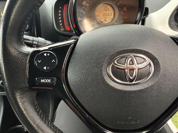 Used Toyota AYGO 2015 for sale - 76246805: Photo 25