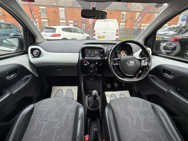 Used Toyota AYGO 2015 for sale - 76246805: Photo 31
