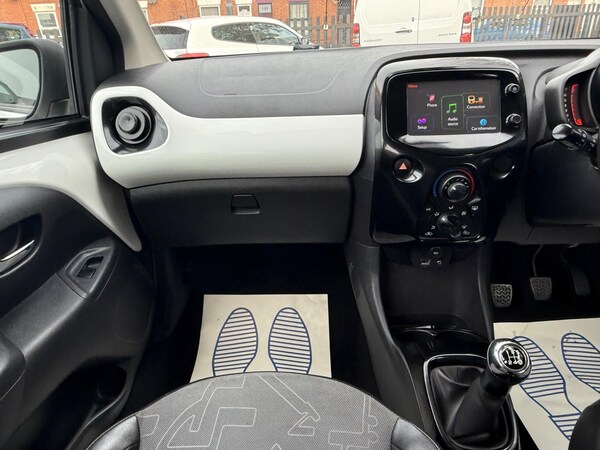 Used Toyota AYGO 2015 for sale - 76246805: Photo 35