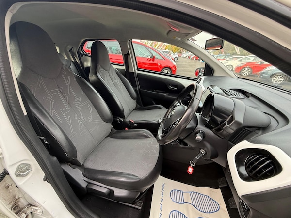 Used Toyota AYGO 2015 for sale - 76246805: Photo 38