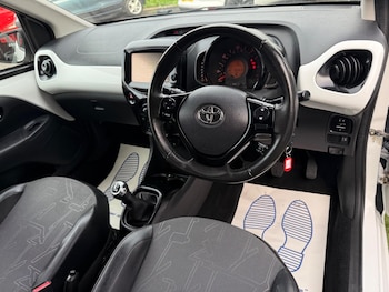 Used Toyota AYGO 2015 for sale - 76246805: Photo
