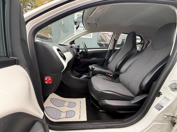 Used Toyota AYGO 2015 for sale - 76246805: Photo 41