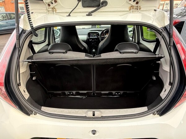 Used Toyota AYGO 2015 for sale - 76246805: Photo 50