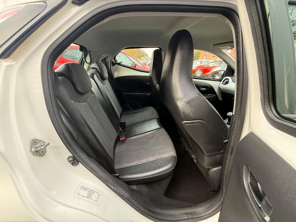 Used Toyota AYGO 2015 for sale - 76246805: Photo 5