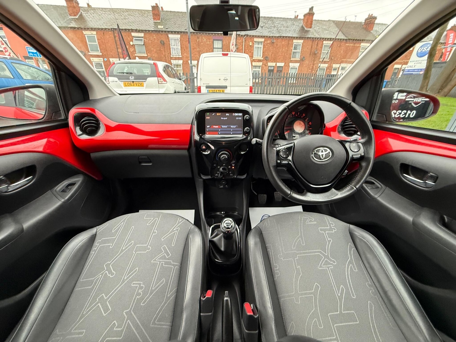 Used Toyota AYGO 2015 for sale - 76700845: Photo 29