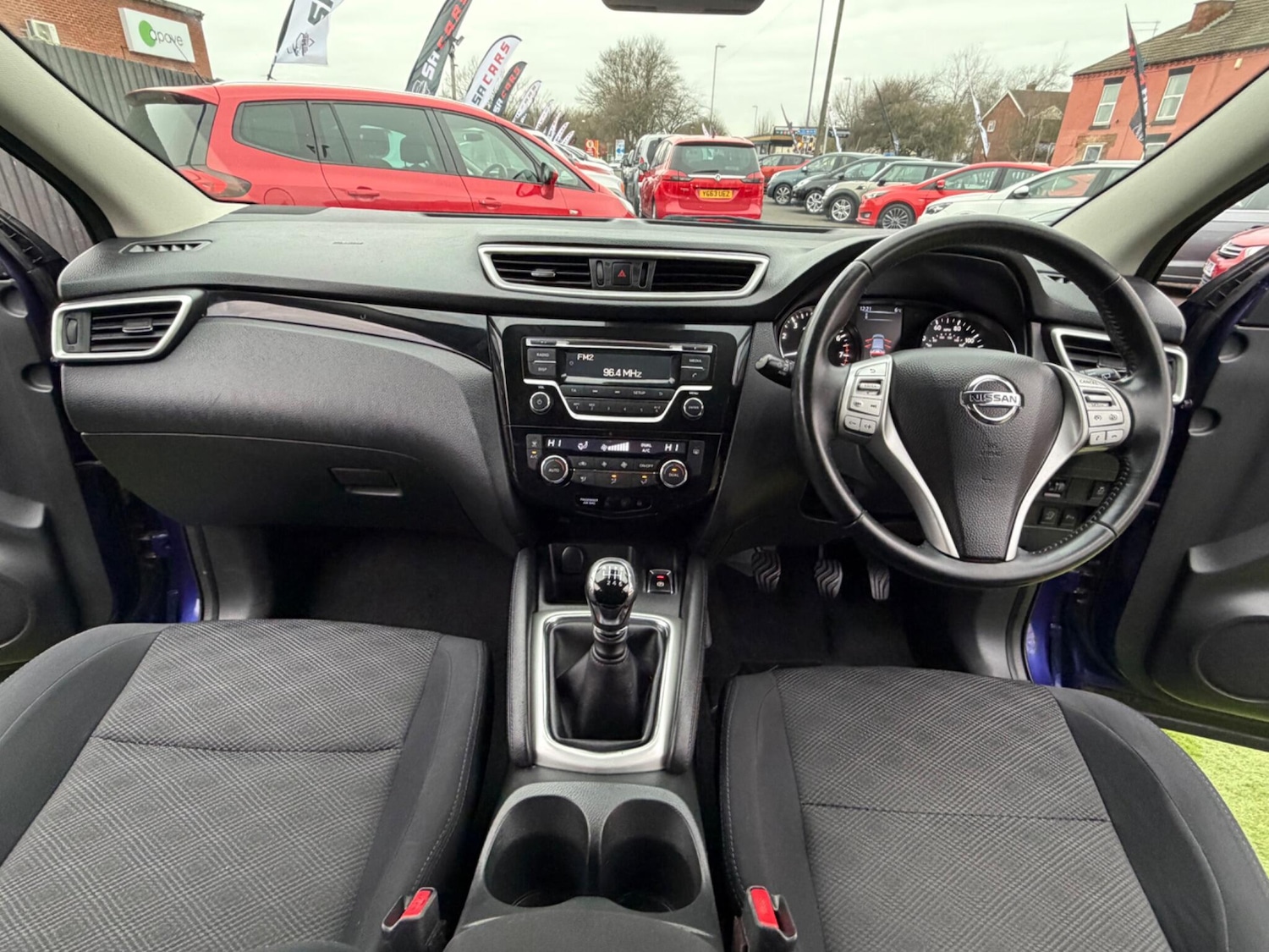 Used Nissan Qashqai 2015 for sale - 77598234: Photo 2