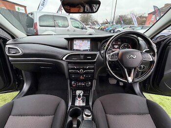 Used Infiniti Q30 2017 for sale - 77305951: Photo