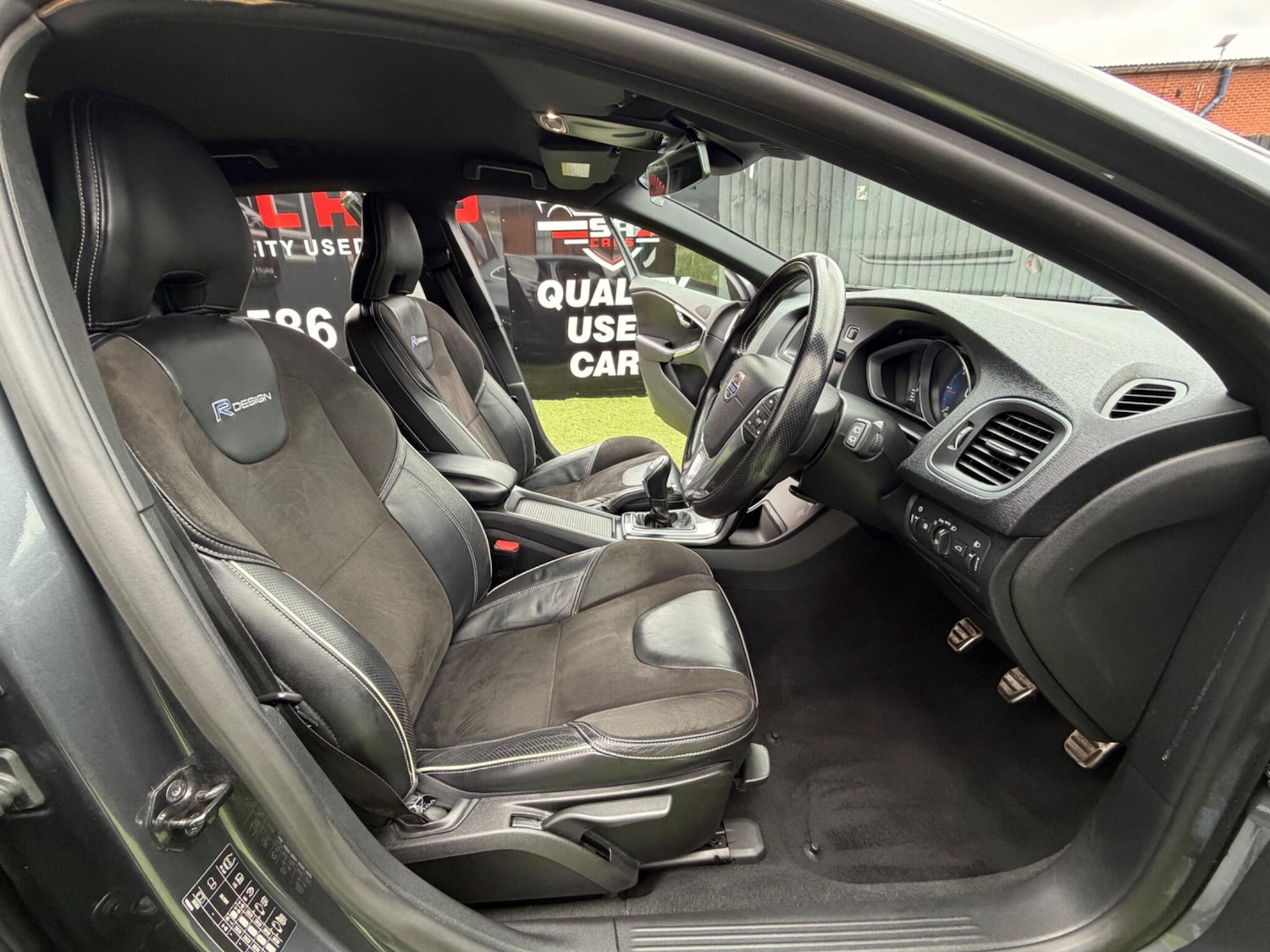 Used Volvo V40 2013 for sale - 77646331: Photo 2