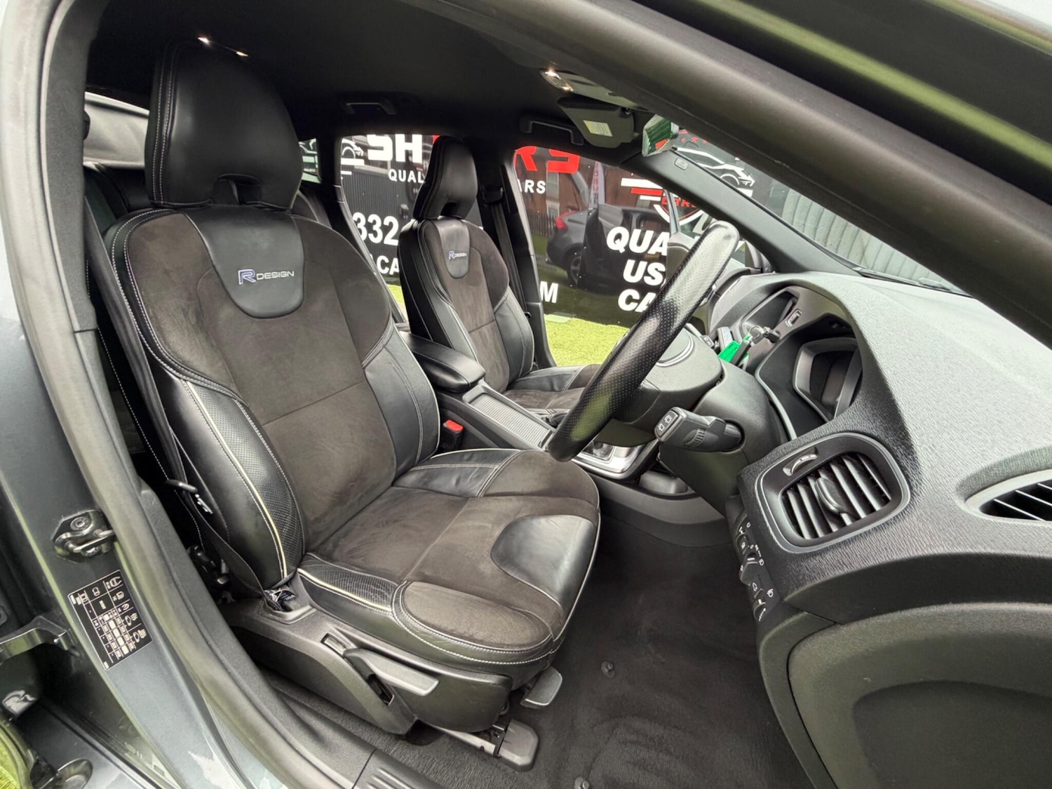 Used Volvo V40 2013 for sale - 77646331: Photo 28