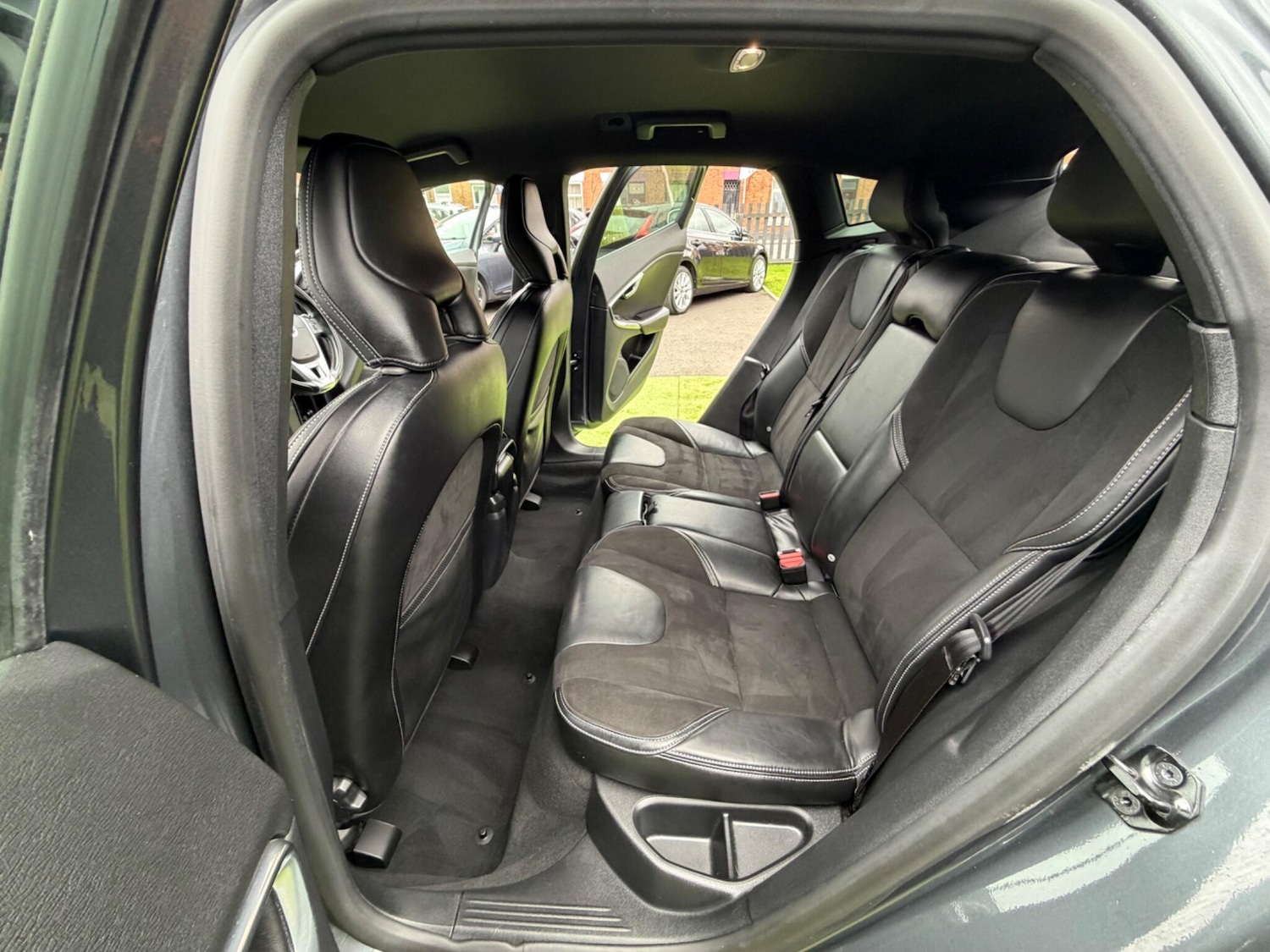 Used Volvo V40 2013 for sale - 77646331: Photo 33