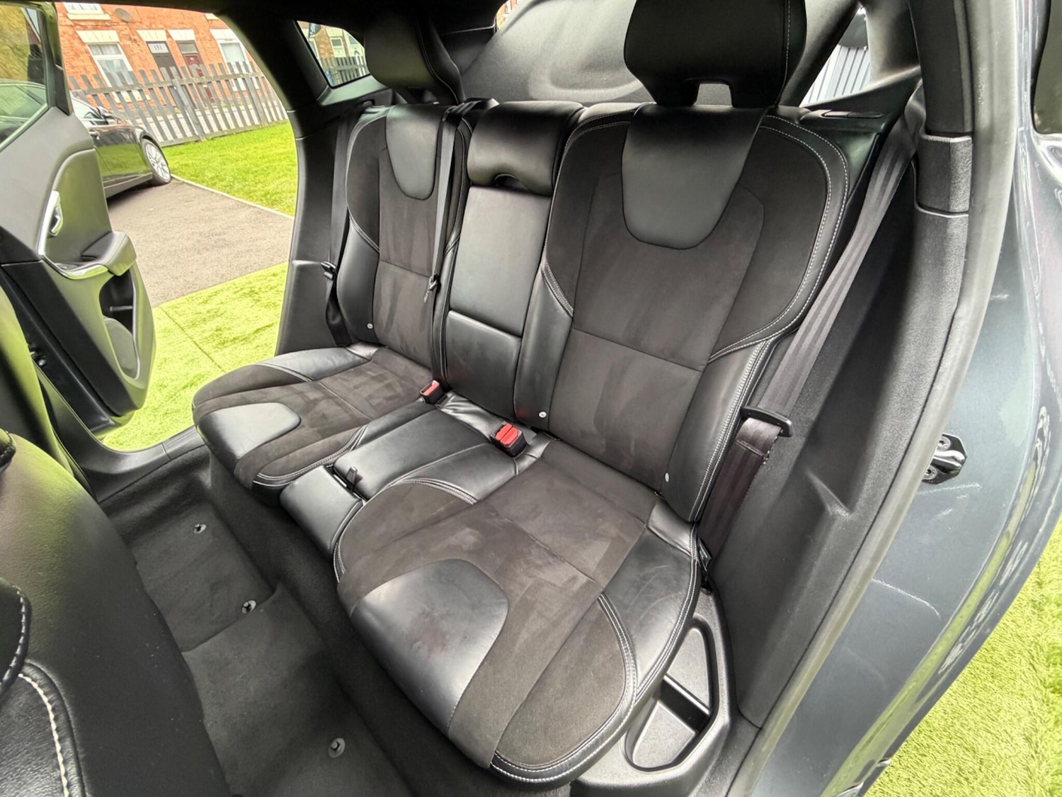 Used Volvo V40 2013 for sale - 77646331: Photo 35