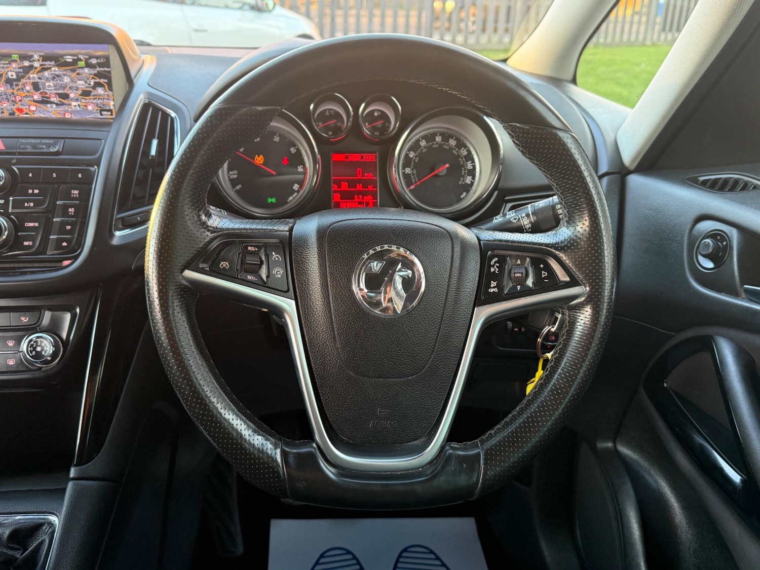 Used Vauxhall Zafira 2015 for sale - 76702279: Photo 19