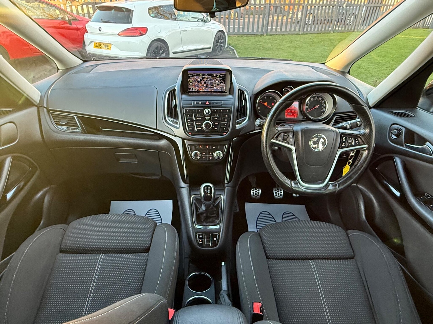 Used Vauxhall Zafira 2015 for sale - 76702279: Photo 2